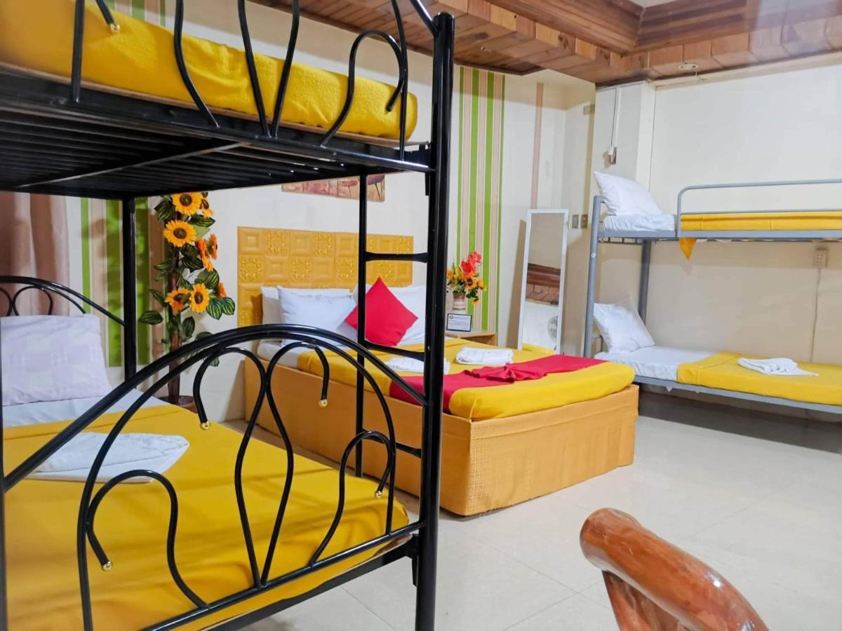 バギオ Twentyfour- Seven Transient House Bed & Breakfast エクステリア 写真