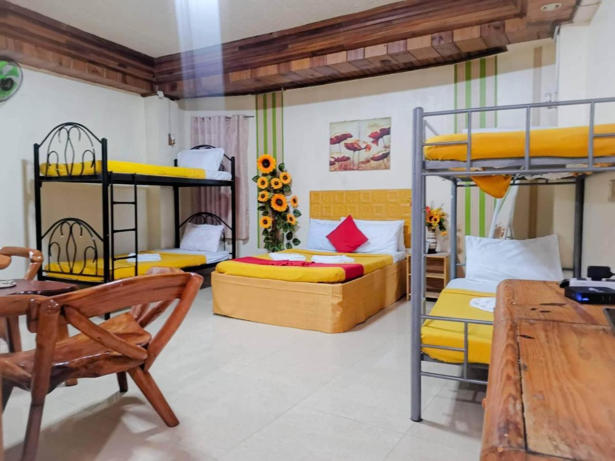バギオ Twentyfour- Seven Transient House Bed & Breakfast エクステリア 写真
